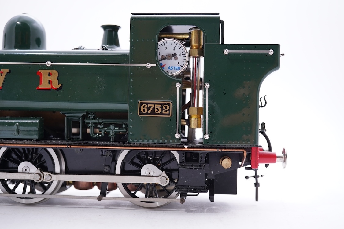 A Gauge One Aster Hobbies live steam GWR Class 57xx 0-6-0 Pannier Tank locomotive, 6752, the factory ‘Built Up’ version, spirit fired working two cylinder motion, with steaming tools, accessories and original box.